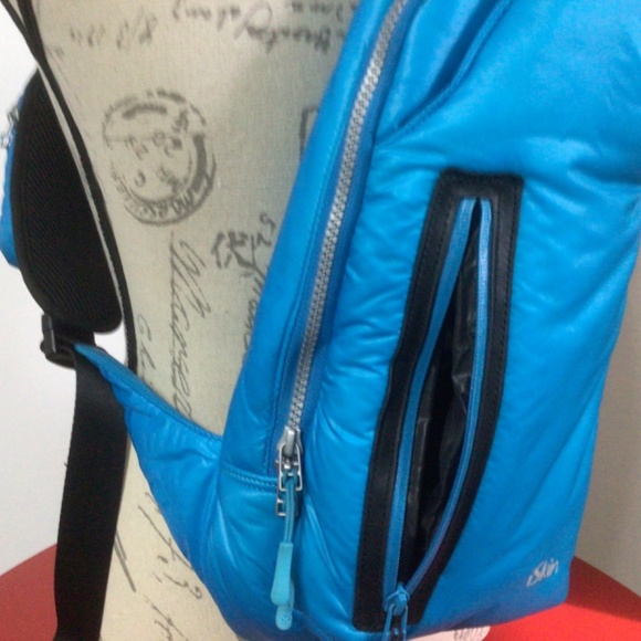 iSkin The Sling Tech Sling Crossbody Bag Marine Blue - Picture 3 of 15